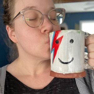 Meet your Posher, Tayett